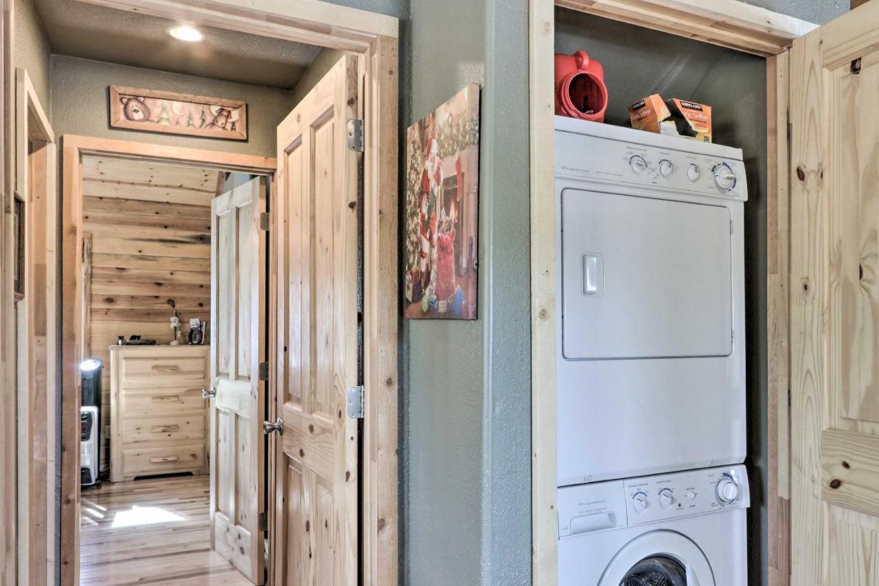 Cozy Heber-Overgaard Cabin With Fire Pit, Game Room! Екстериор снимка